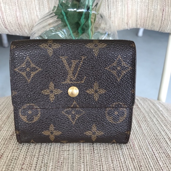 Louis Vuitton Handbags - Louis vuitton small wallet